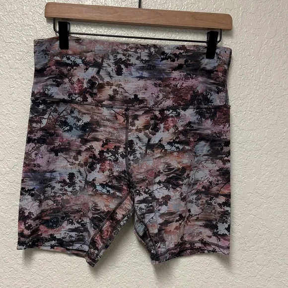 🍋 LULULEMON Align High-Rise Short 8"
Future Utopia Multi Size 12 - Picture 1 of 12